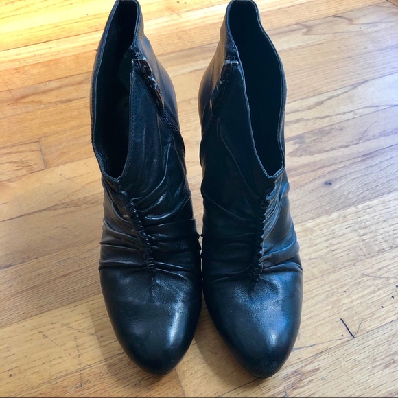 Guess Black Leather Side Zip Ankle Boot Sz 6.5 - Picture 8 of 8